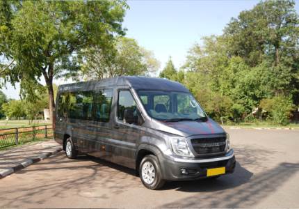 Force Urbania 17 Seater