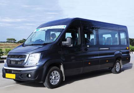 Force Urbania 17 Seater